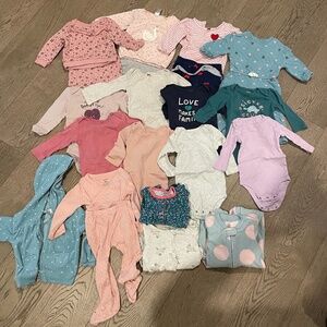 Carter's bundle 9 month girl outfits, onesies, pajamas, jacket